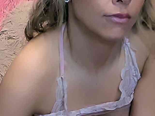 LiaMetz webcam