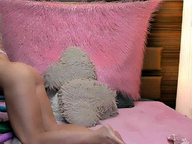 LiaMetz webcam