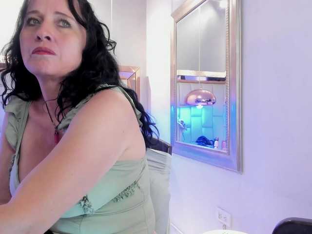  lady-hellen chat room