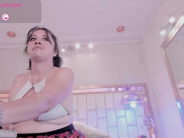 lady-hellen's BongaCams show and profile