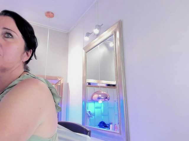  lady-hellen chat room