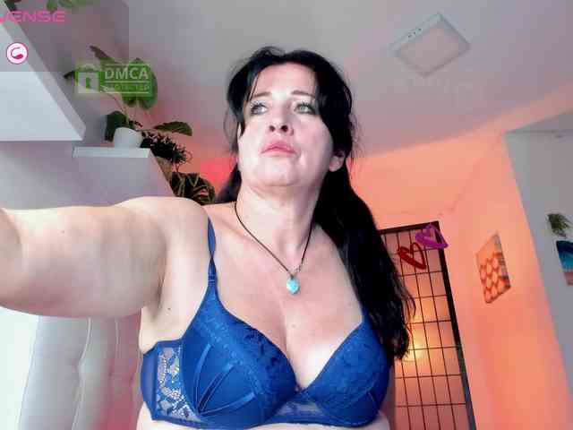 Lady-Hellen webcam