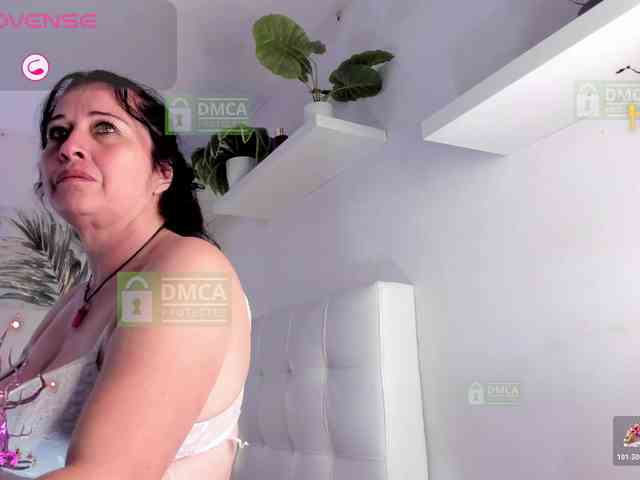 Lady-Hellen webcam