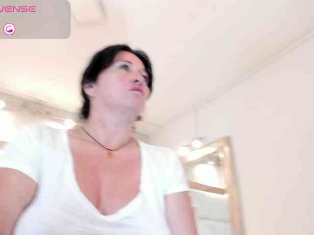 Lady-Hellen webcam