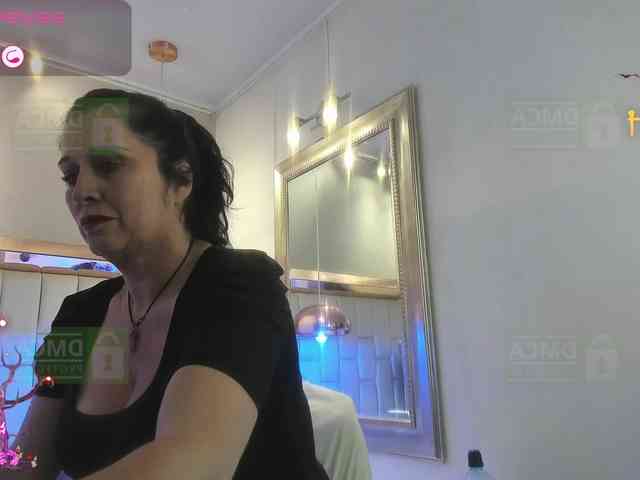 Lady-Hellen webcam