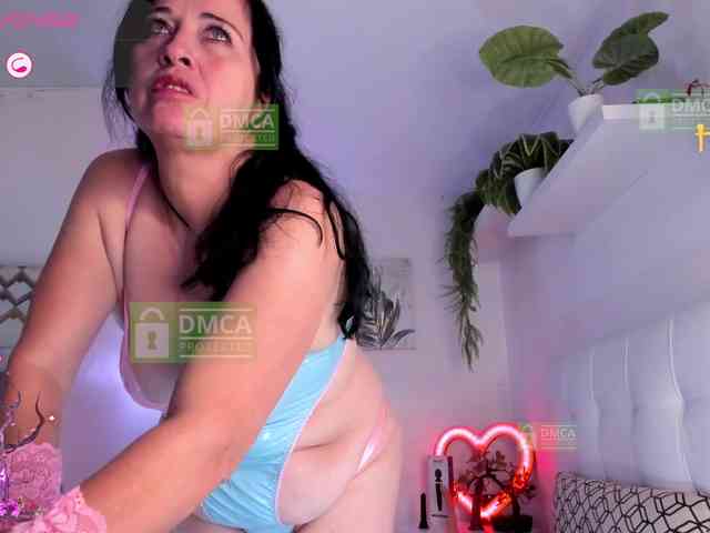 Lady-Hellen webcam