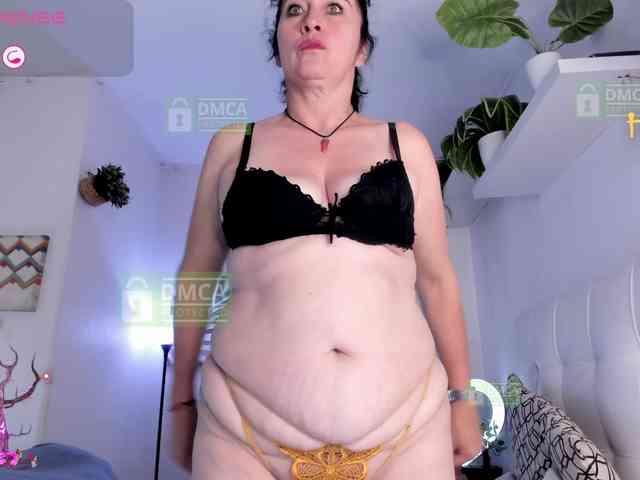 Lady-Hellen webcam