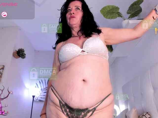 Lady-Hellen webcam