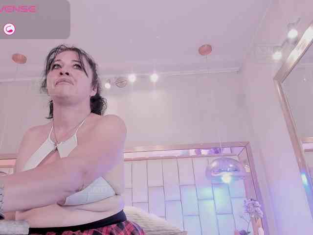 lady-hellen Live Webcam on BongaCams