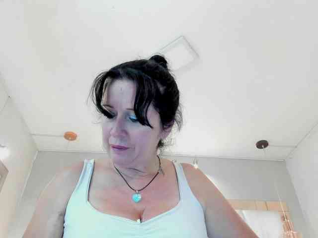 Lady-Hellen webcam