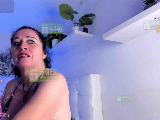 Lady-Hellen webcam