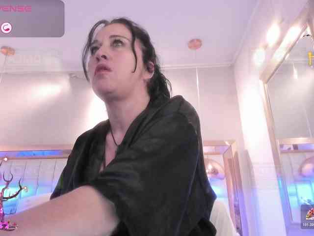 Lady-Hellen webcam