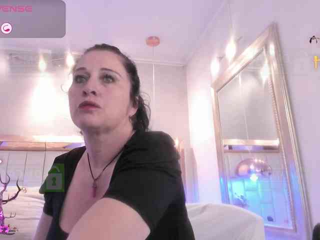 Lady-Hellen webcam