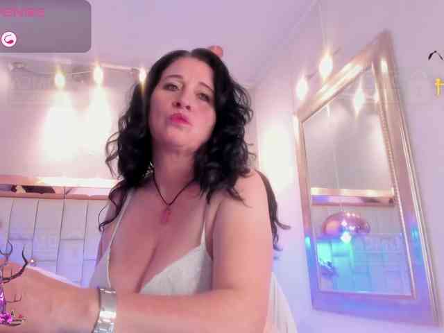 Lady-Hellen webcam