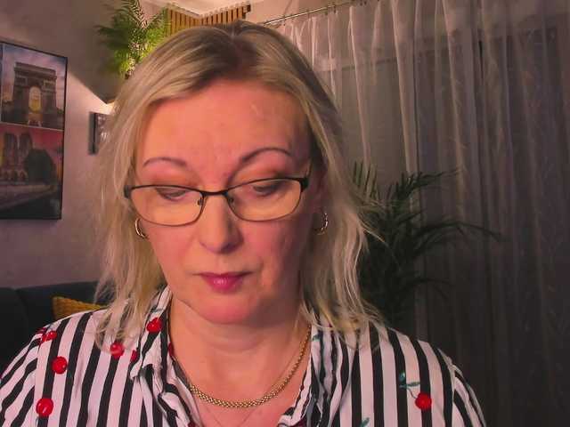 SoftVANESSA's BongaCams show and profile