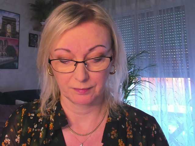 SoftVANESSA's BongaCams show and profile