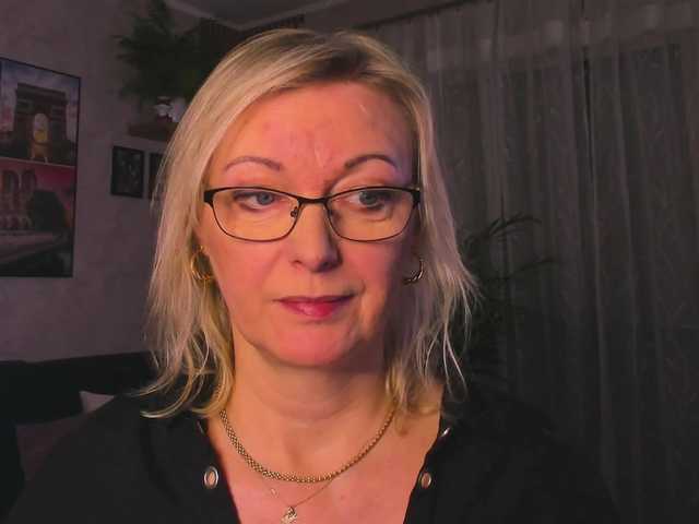 SoftVANESSA's BongaCams show and profile