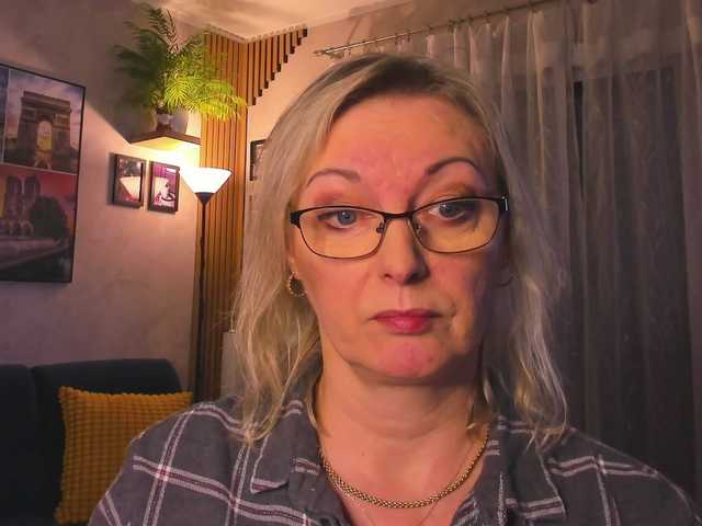 SoftVANESSA's BongaCams show and profile