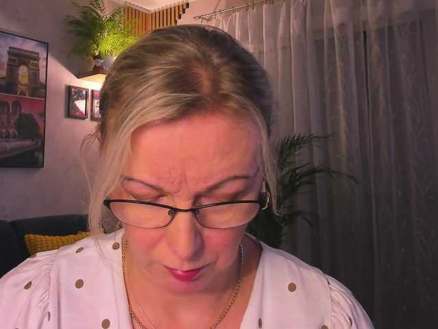 SoftVANESSA's BongaCams show and profile