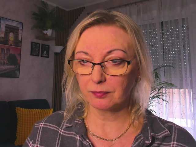 SoftVANESSA's BongaCams show and profile