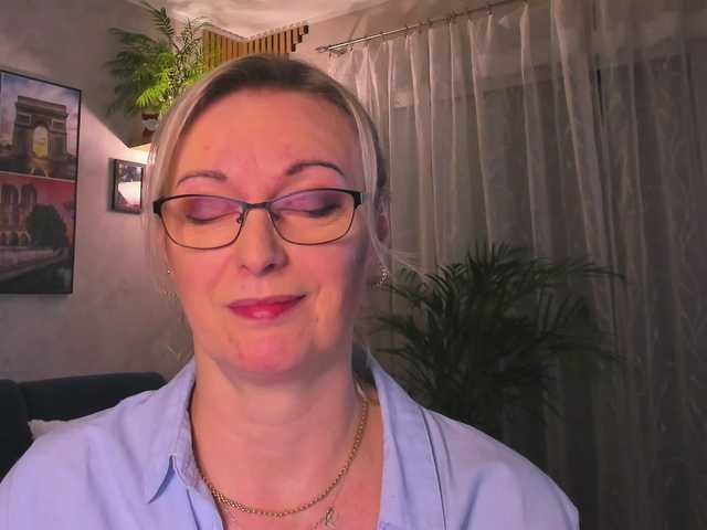 SoftVANESSA's BongaCams show and profile