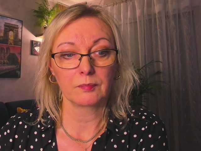 SoftVANESSA's BongaCams show and profile