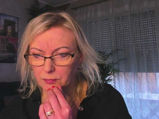 SoftVANESSA's BongaCams show and profile