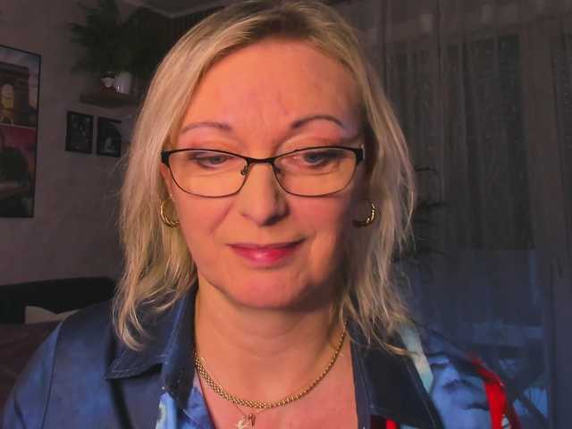 SoftVANESSA's BongaCams show and profile