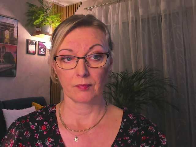 SoftVANESSA's BongaCams show and profile