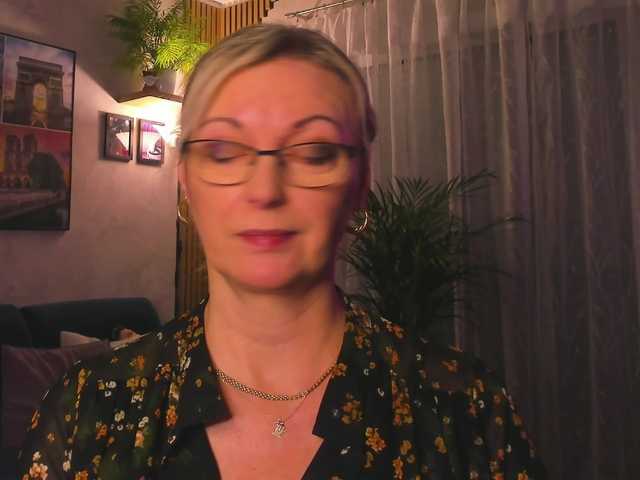 SoftVANESSA's BongaCams show and profile