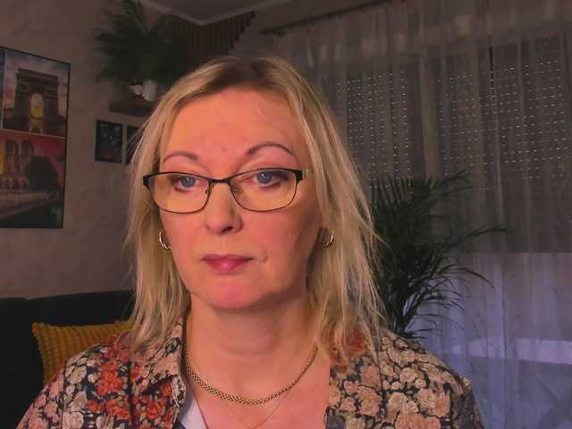 SoftVANESSA's BongaCams show and profile