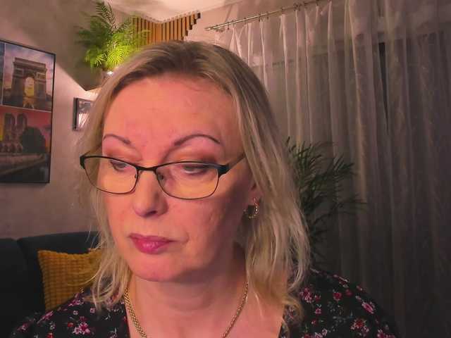 SoftVANESSA's BongaCams show and profile