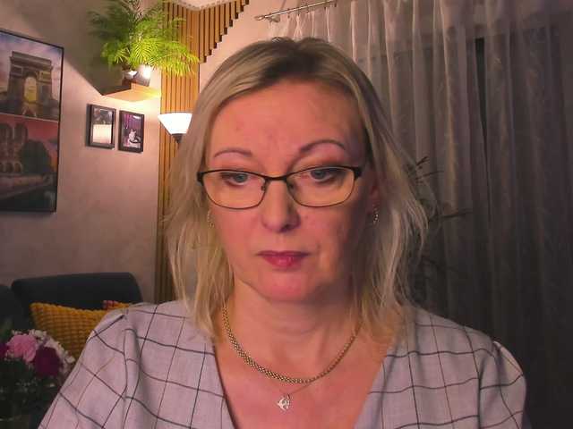 SoftVANESSA's BongaCams show and profile