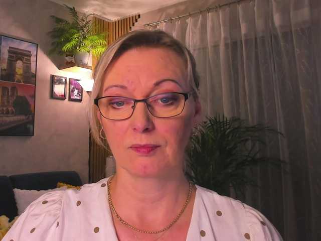 SoftVANESSA's BongaCams show and profile