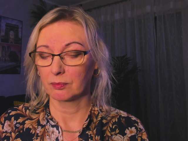 SoftVANESSA's BongaCams show and profile