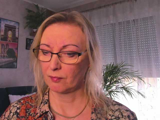 SoftVANESSA's BongaCams show and profile