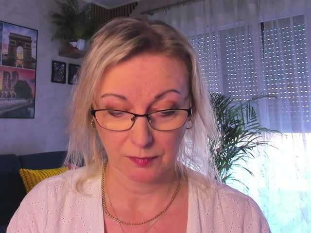 SoftVANESSA's BongaCams show and profile