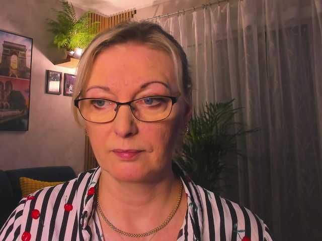 SoftVANESSA's BongaCams show and profile