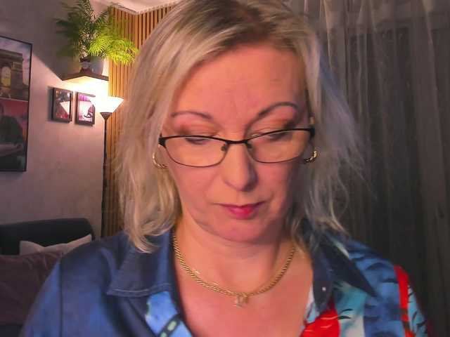 SoftVANESSA's BongaCams show and profile