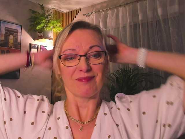 SoftVANESSA's BongaCams show and profile