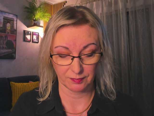 SoftVANESSA's BongaCams show and profile