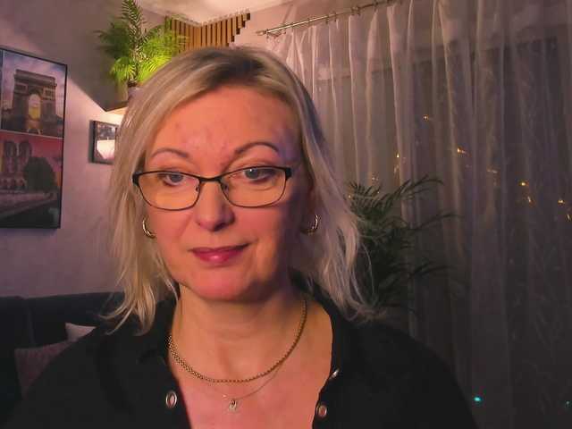 SoftVANESSA's BongaCams show and profile