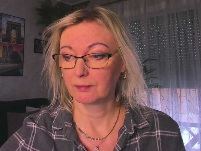 SoftVANESSA's BongaCams show and profile