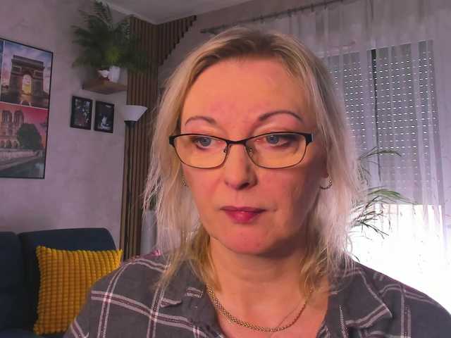 SoftVANESSA's BongaCams show and profile