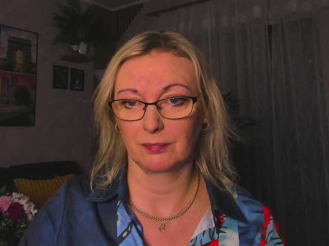 SoftVANESSA's BongaCams show and profile