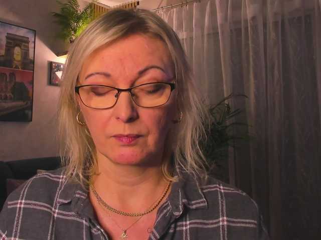 SoftVANESSA's BongaCams show and profile