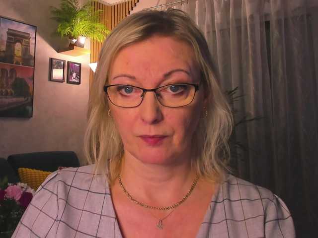 SoftVANESSA's BongaCams show and profile