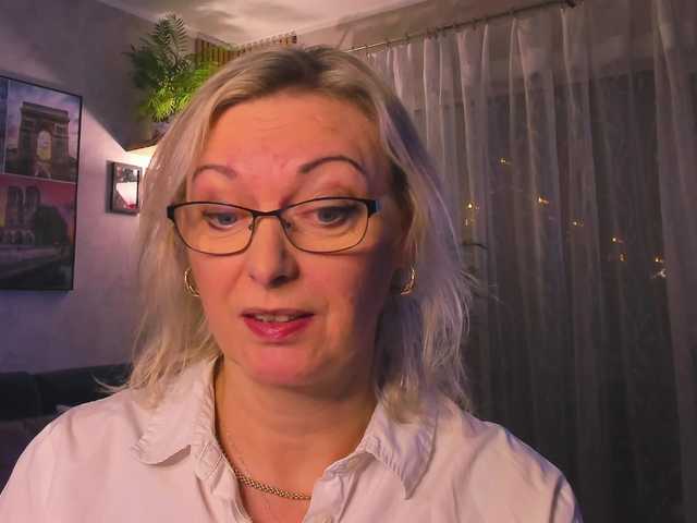 SoftVANESSA's BongaCams show and profile