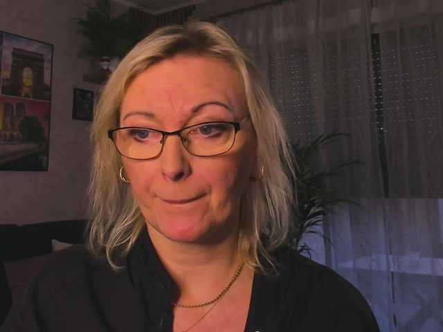 SoftVANESSA's BongaCams show and profile