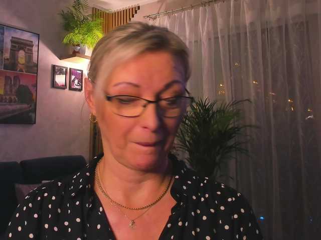 SoftVANESSA's BongaCams show and profile